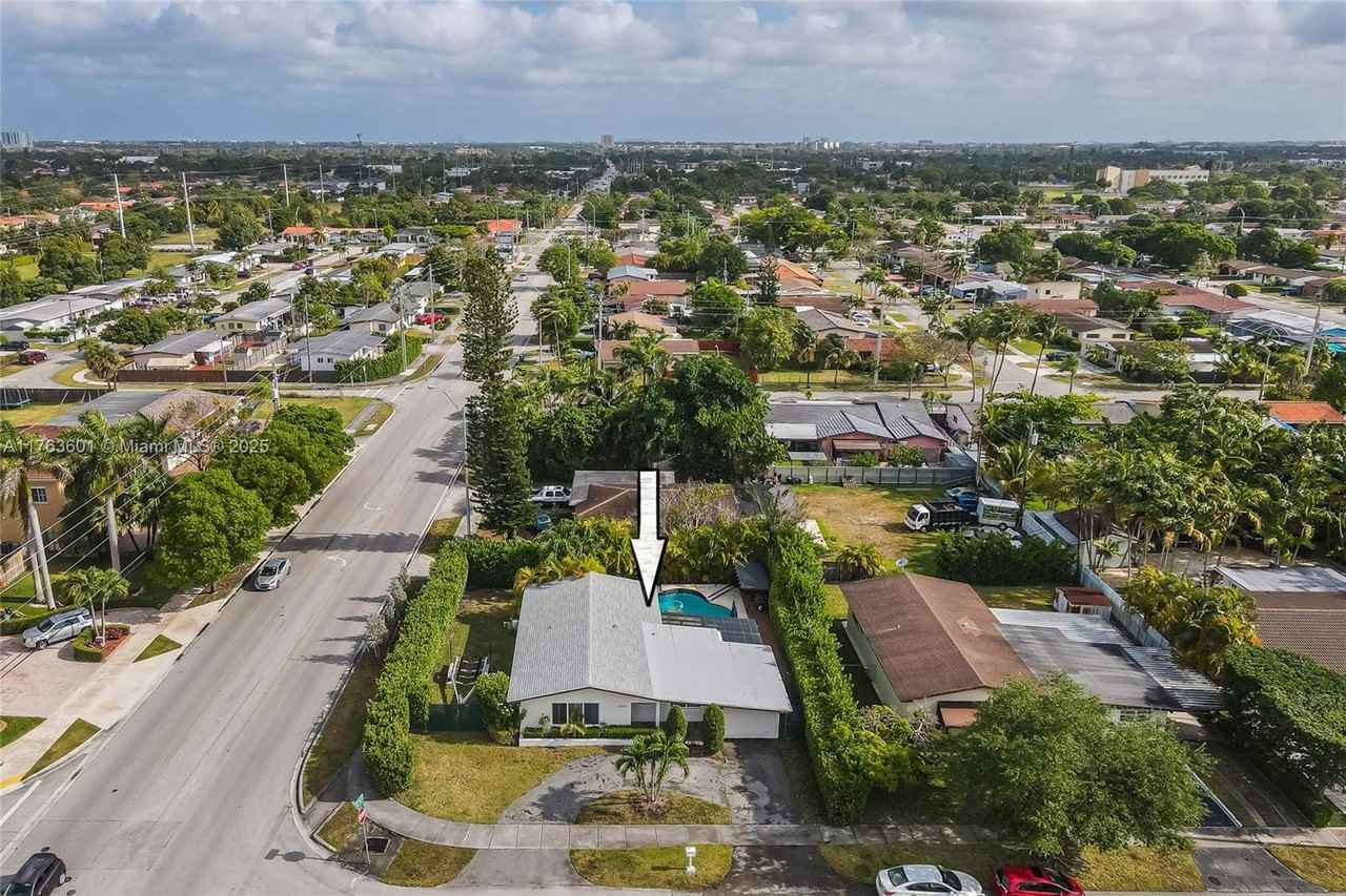 9699 Sw 35th St #NA - Photo 4 of 10