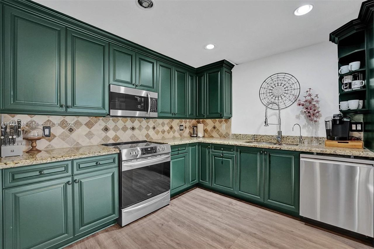 2661 Ne 22nd Ct #NA - Photo 7 of 15