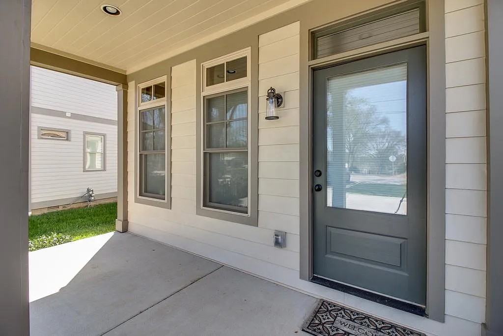 823 Knox Ave #NA - Photo 2 of 33