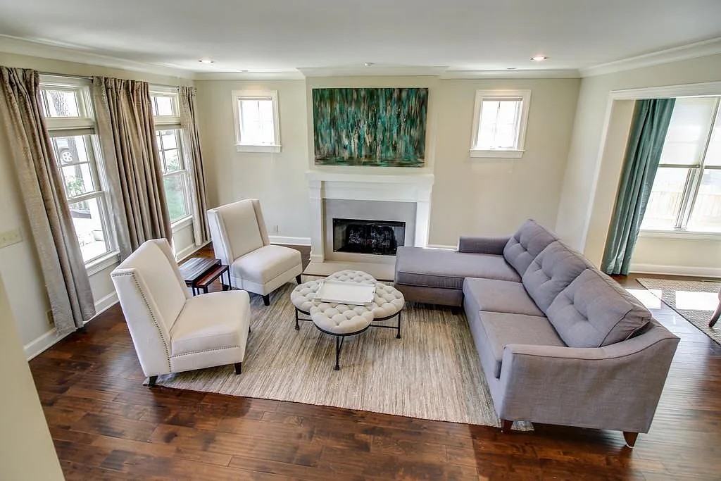 823 Knox Ave #NA - Photo 3 of 33