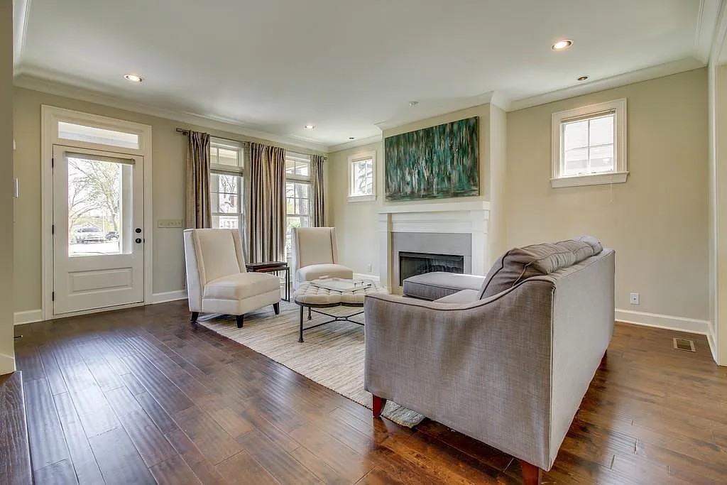 823 Knox Ave #NA - Photo 4 of 33