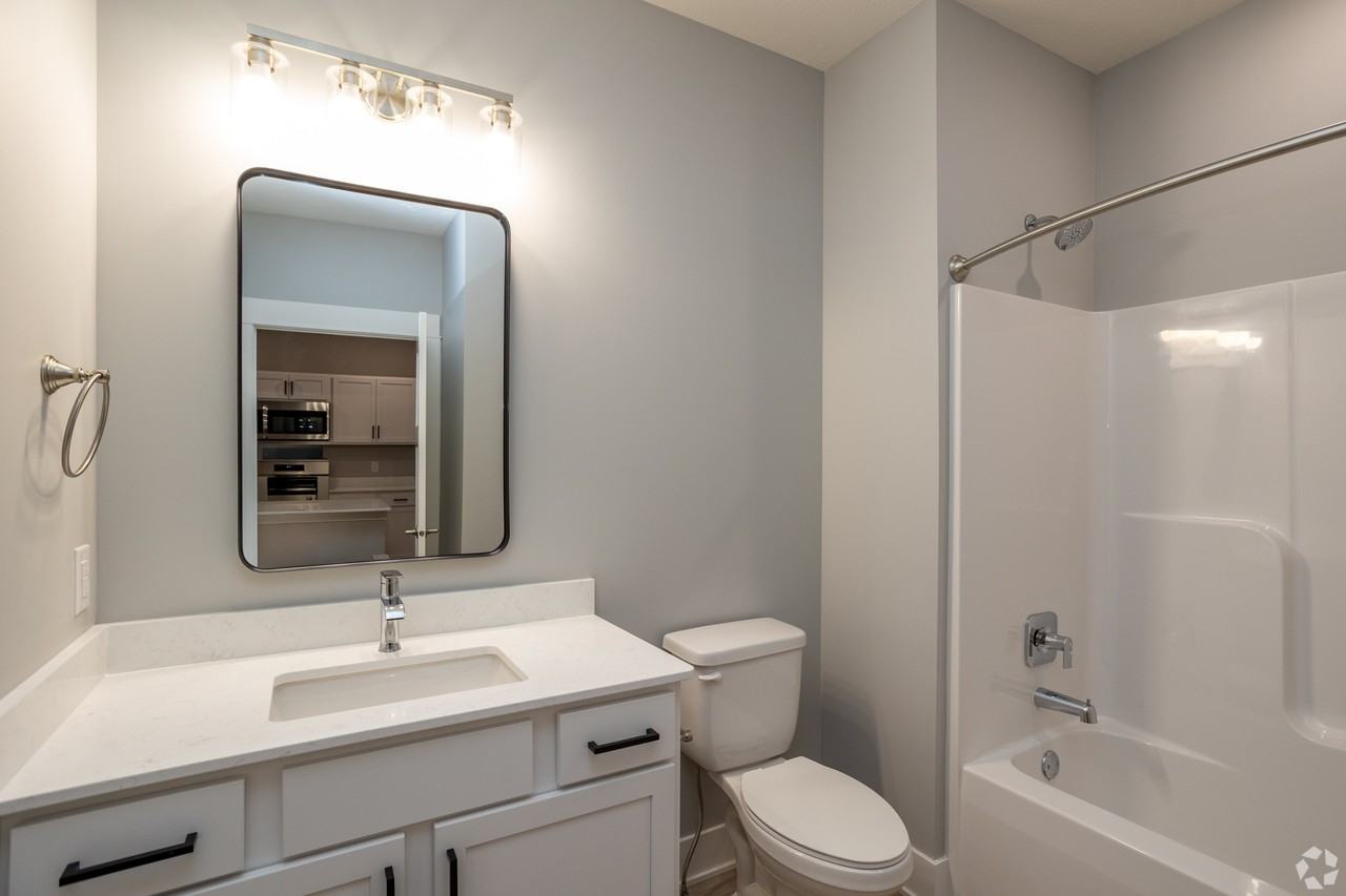 Water's Edge at the Woodlands - Photo 4 of 33