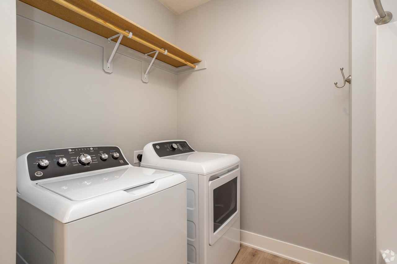 Water's Edge at the Woodlands - Photo 5 of 33