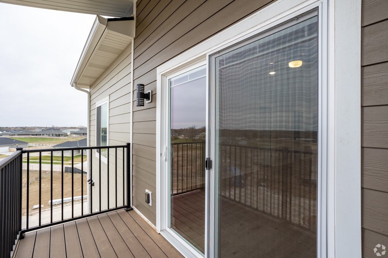 Water's Edge at the Woodlands - Photo 7 of 33