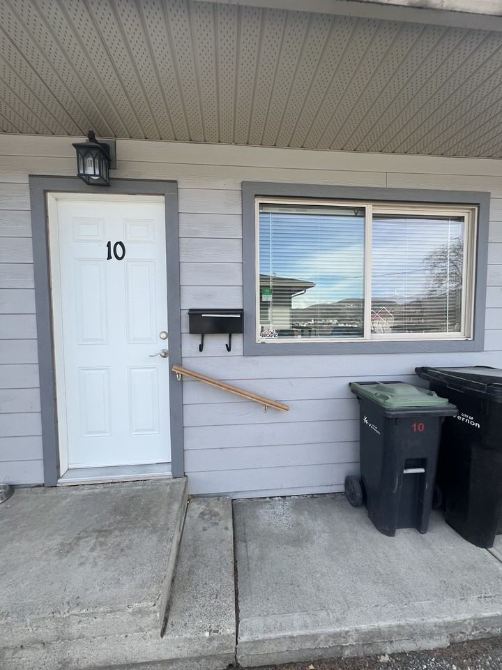 1809 33 Street - 10NEW #10 - Photo 2 of 10