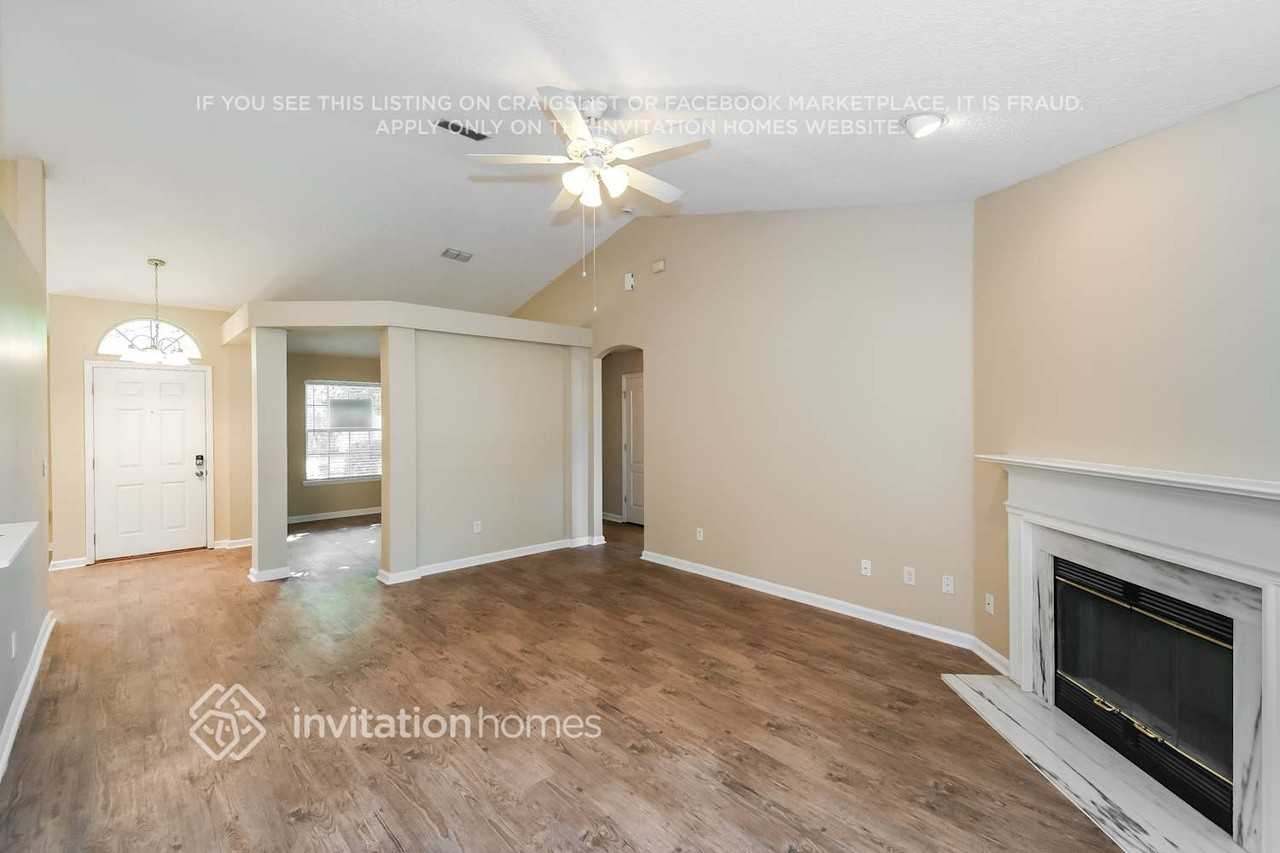 2433 Shelby Creek Rd W - Photo 6 of 16