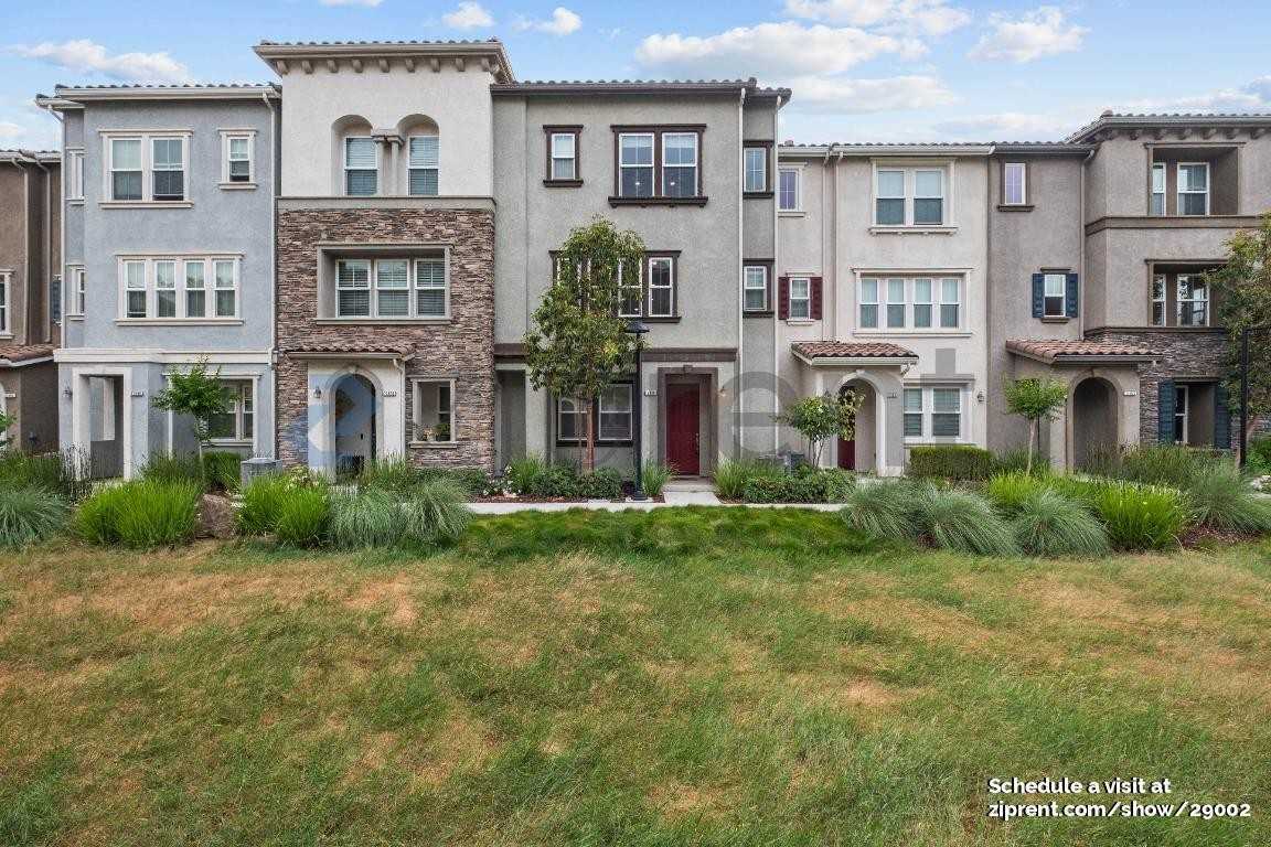 17981 Cantabria Ln - Photo 2 of 32