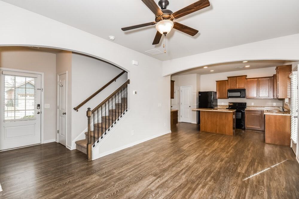 37 Samuel Way Nw - Photo 5 of 17