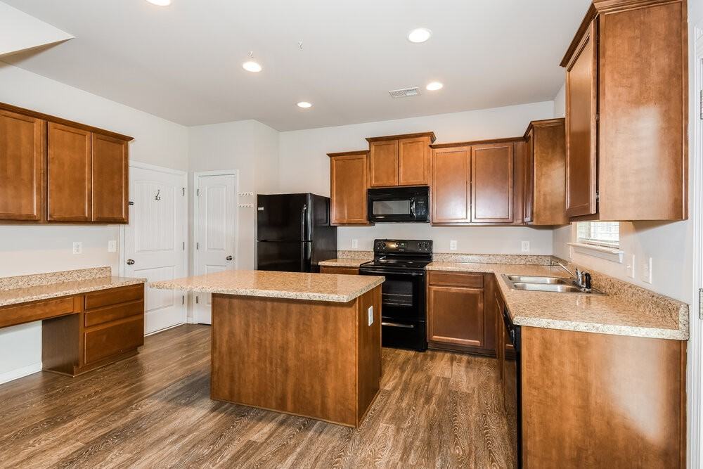 37 Samuel Way Nw - Photo 7 of 17