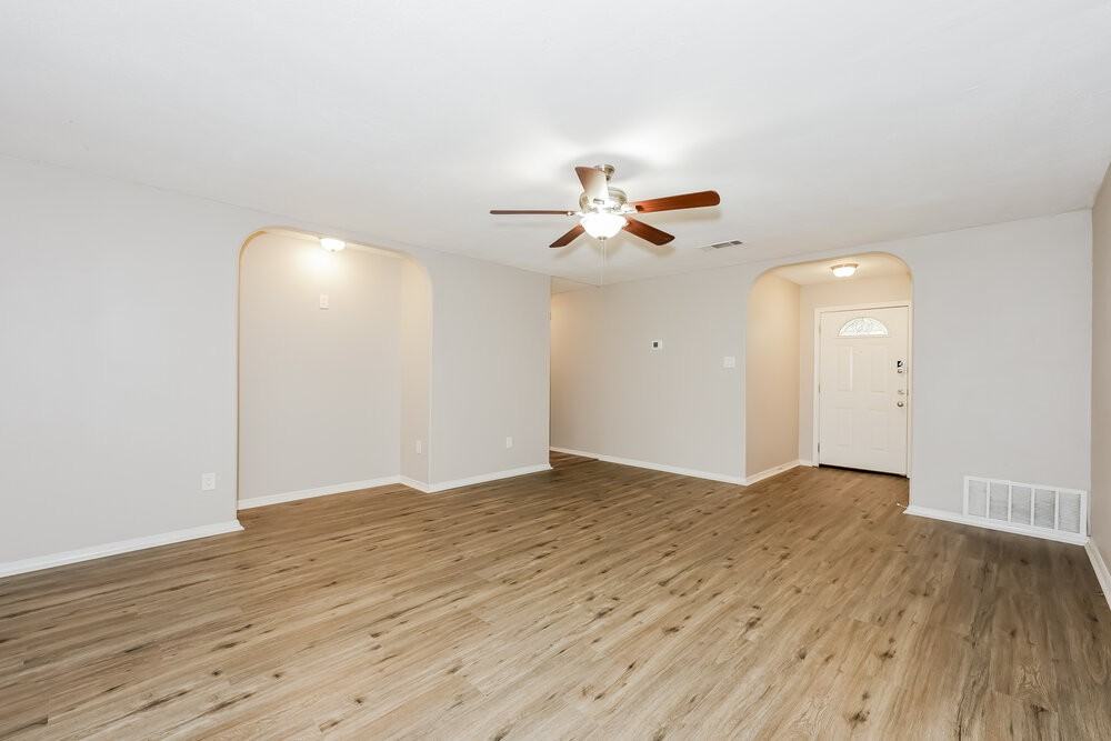 812 Lynne Ln - Photo 5 of 16