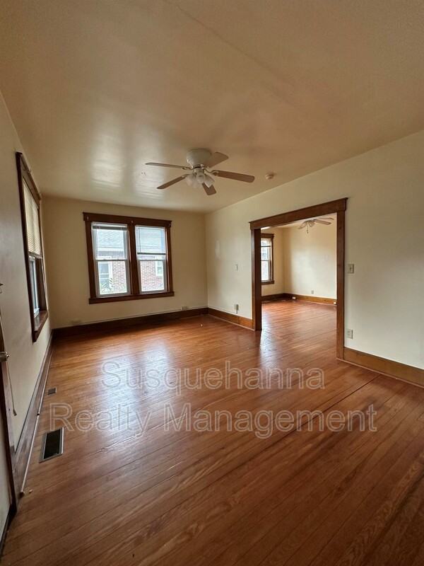 2008 Linden St - Photo 3 of 11