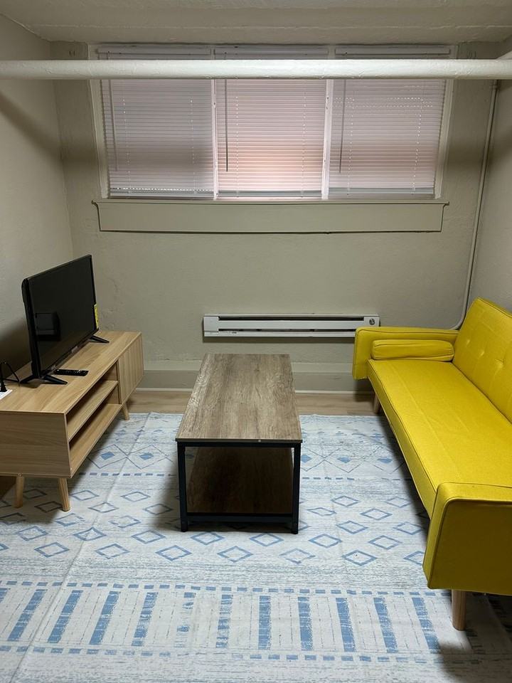 61 Rhode Island Ave - Photo 3 of 9