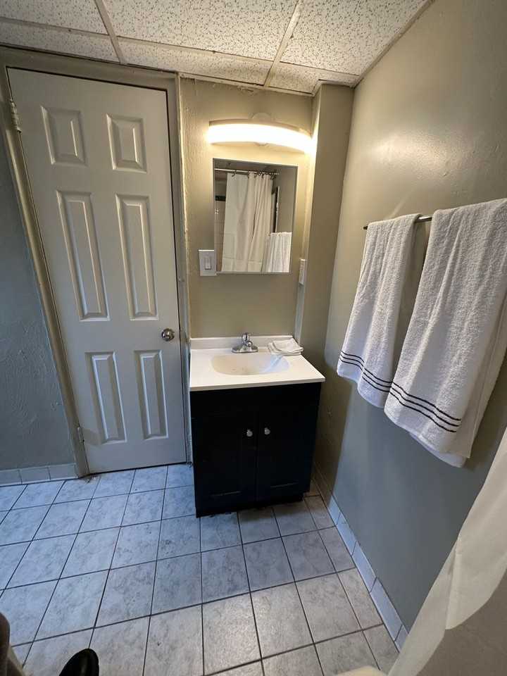61 Rhode Island Ave - Photo 7 of 9