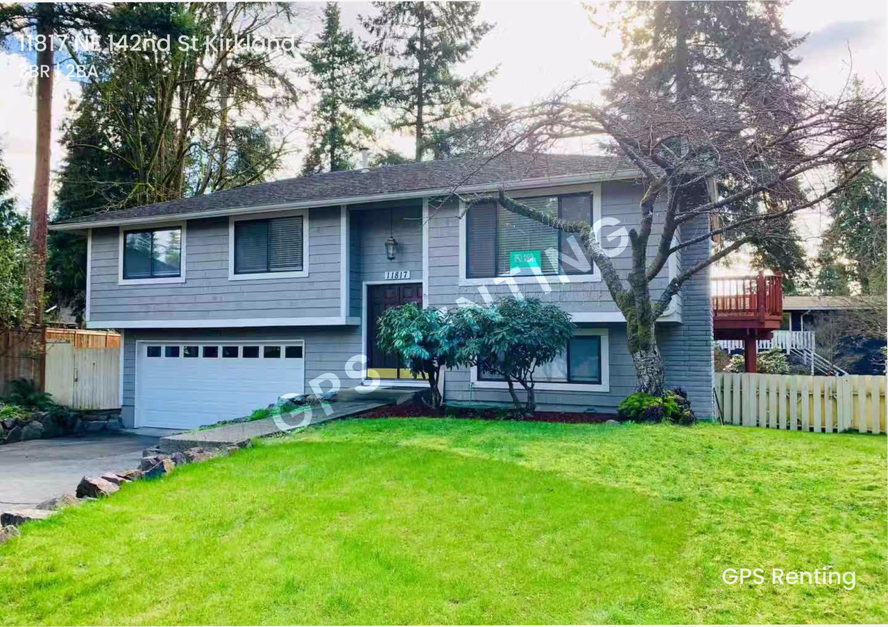11817 Ne 142nd St - Photo 2 of 24