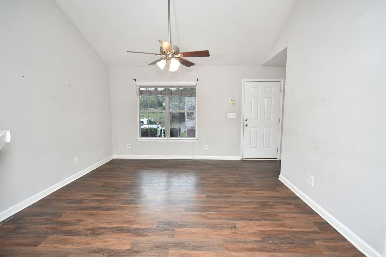 3544 Mutimer Dr - Photo 4 of 22