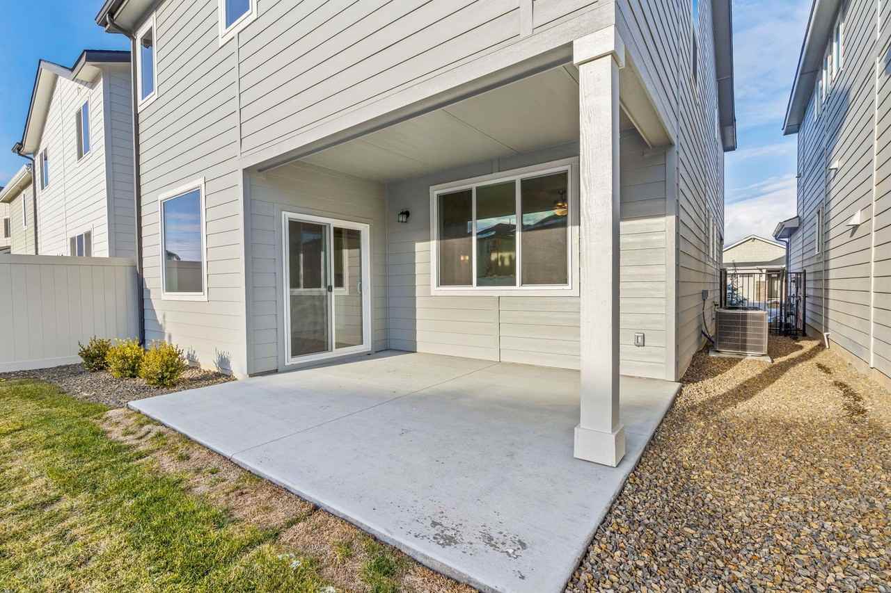 2207 E Danzee Dr - Photo 2 of 19