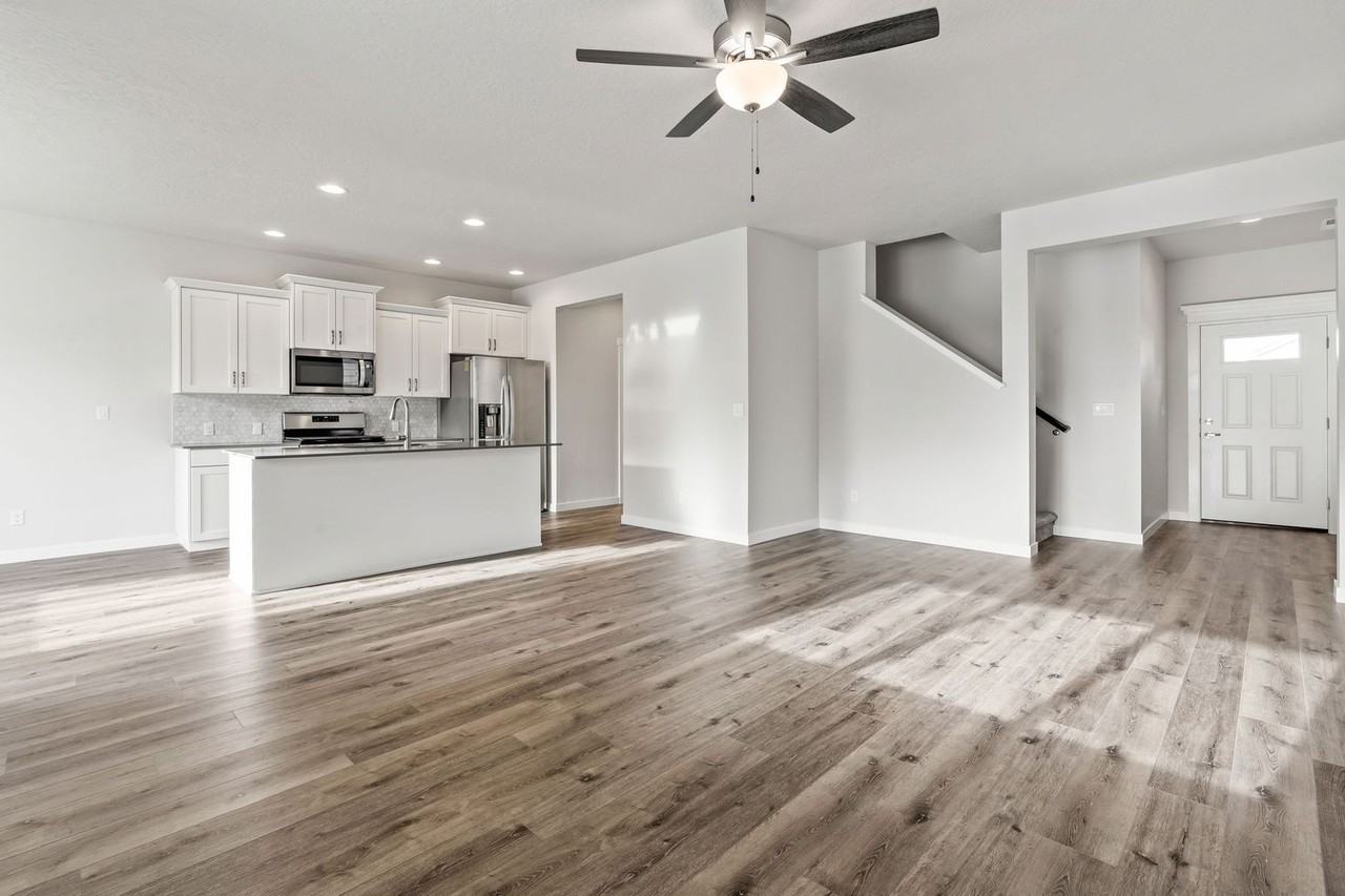 2207 E Danzee Dr - Photo 3 of 19