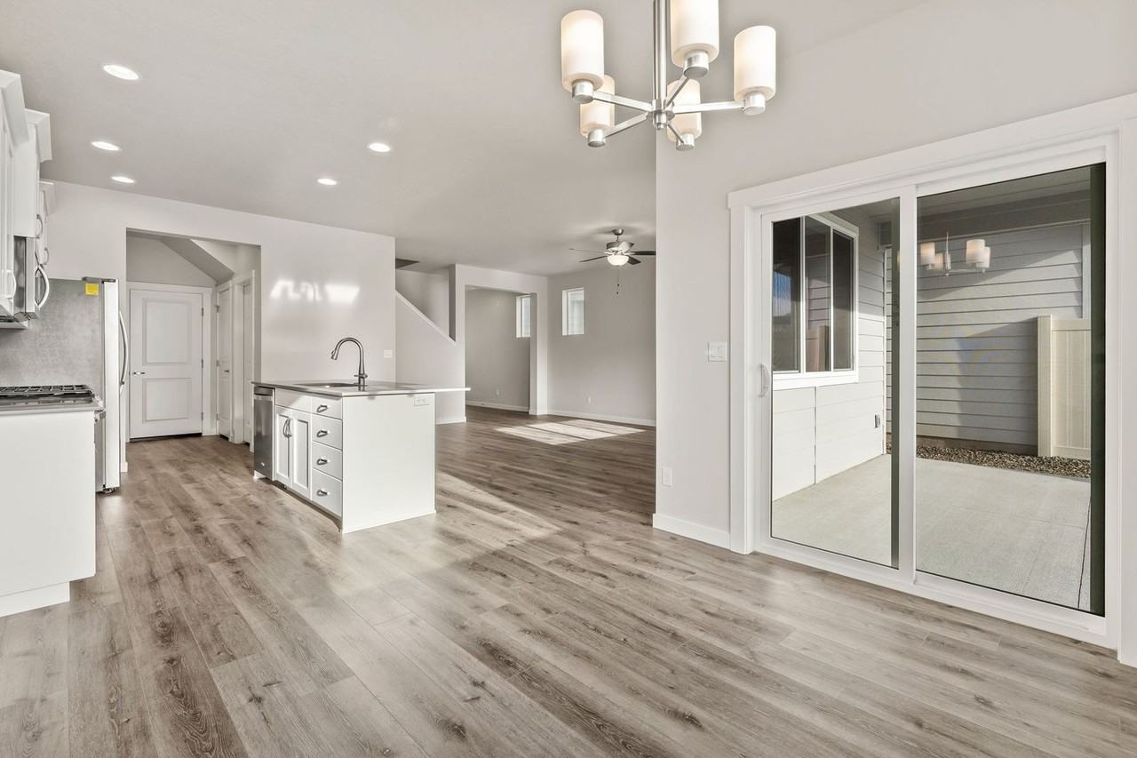 2207 E Danzee Dr - Photo 5 of 19