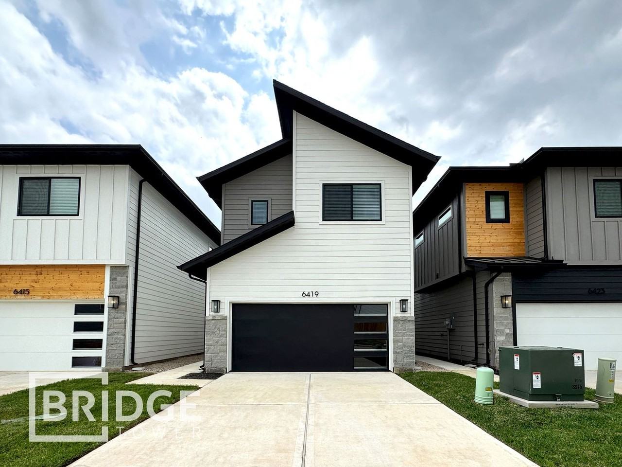 6419 Pine Heights Dr - Photo 2 of 19