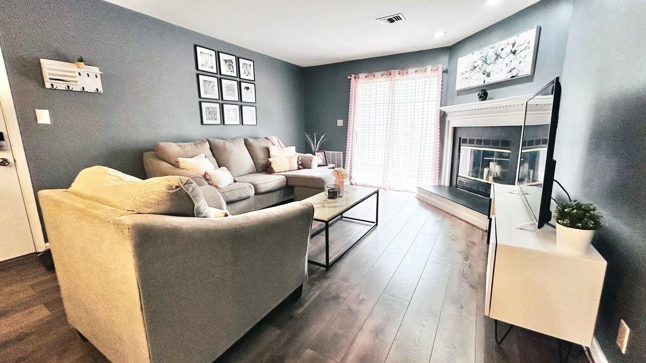 202 Grosvenor Ln #203 - Photo 5 of 10