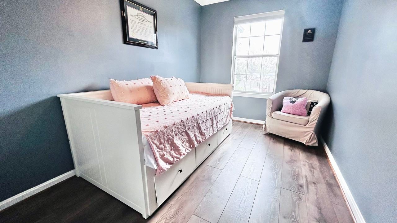 202 Grosvenor Ln #203 - Photo 7 of 10
