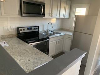 Union Square Townhomes - Photo 4 of 17