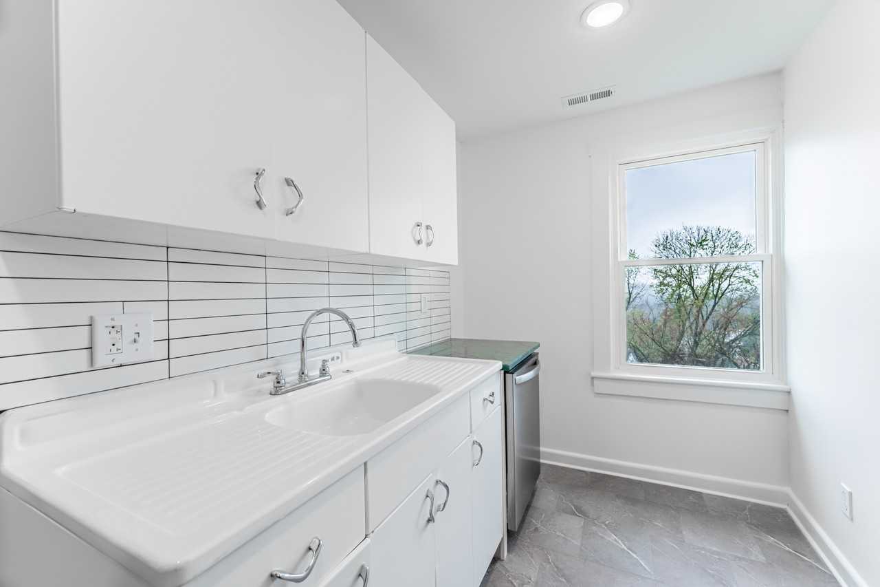 Dorsey Ave - Photo 6 of 50