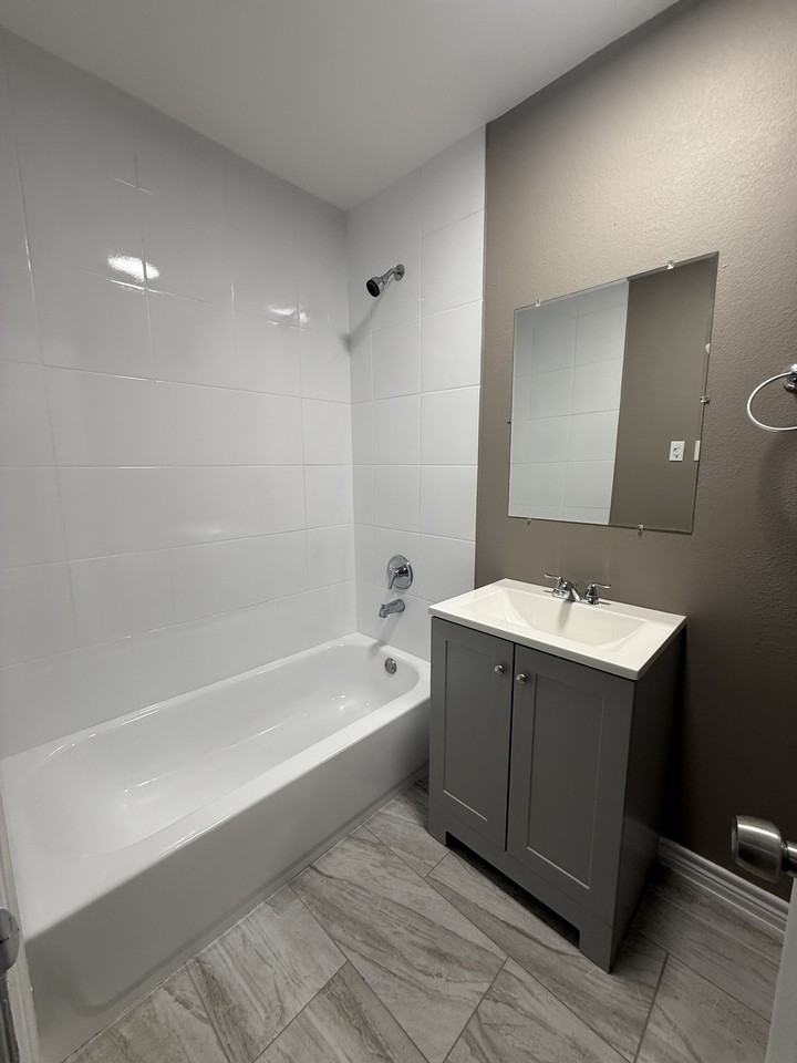 2002 Brackenridge St #2002 - Photo 3 of 21