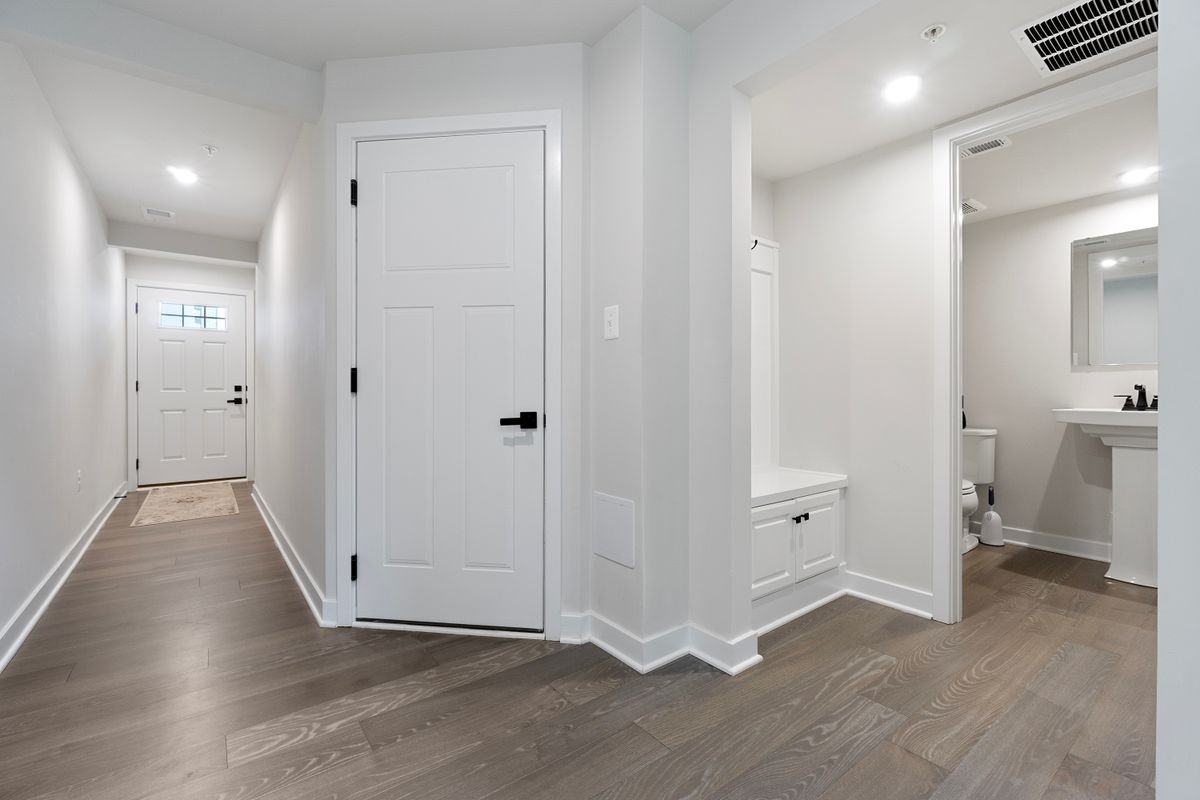 7922 Brandy Station Rd - Photo 3 of 42