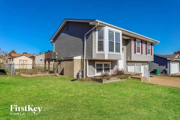 3201 Lupine Dr - Photo 2 of 15