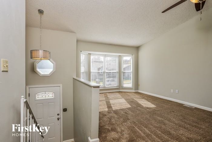 3201 Lupine Dr - Photo 3 of 15