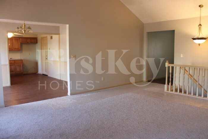 3608 Ne 76th Ter - Photo 3 of 27