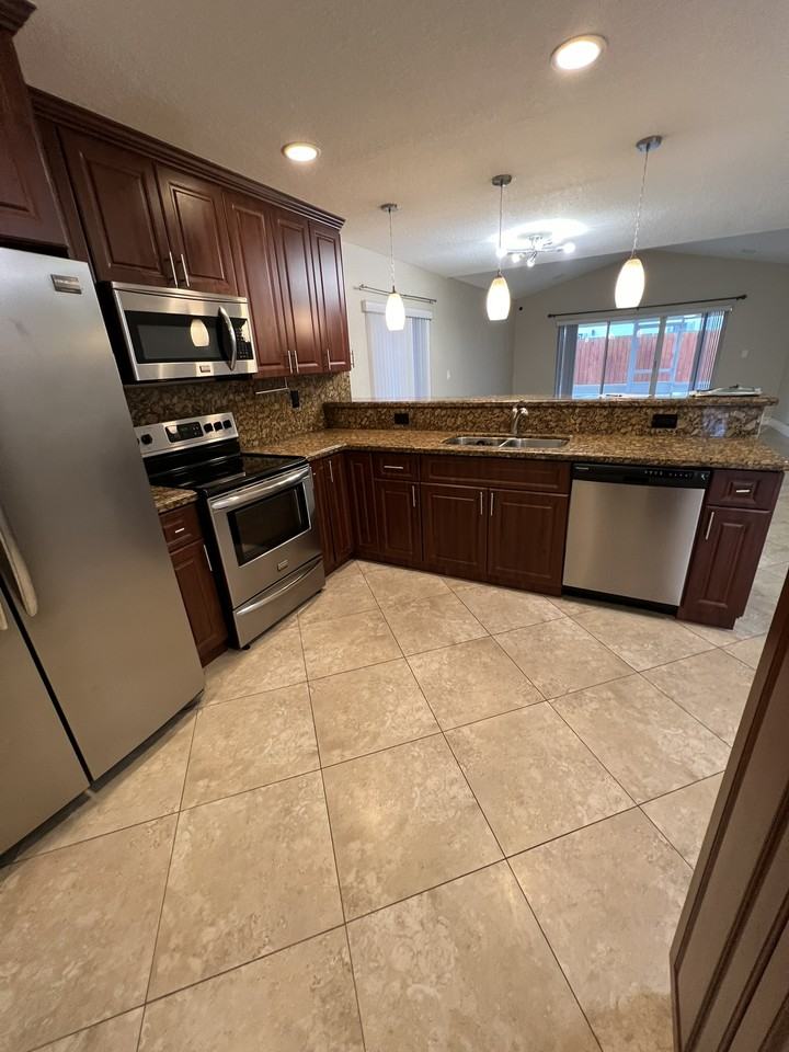 10765 S Saratoga Dr #NA - Photo 3 of 23