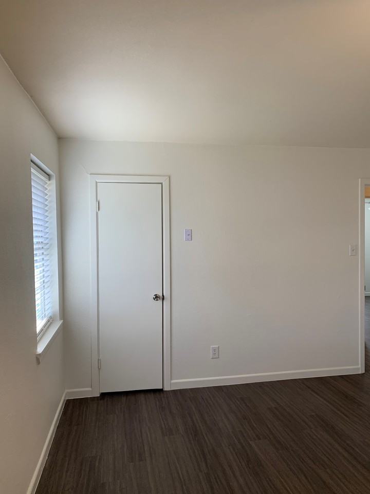 1526 Glenwood Dr #NA - Photo 7 of 17
