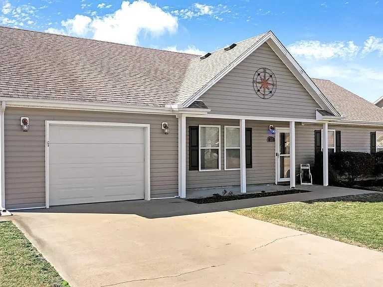 217 Laurel Woods Way #NA - Photo 2 of 37