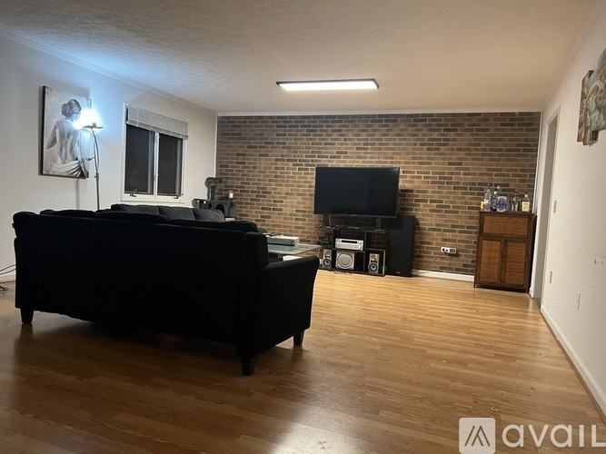 419 New Kent Rd - Photo 3 of 3