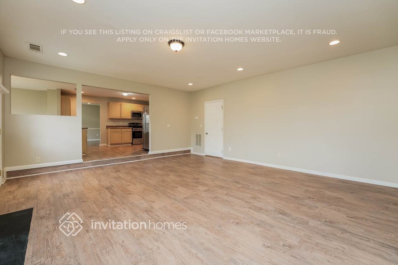 1378 Persimmon Ct - Photo 5 of 18