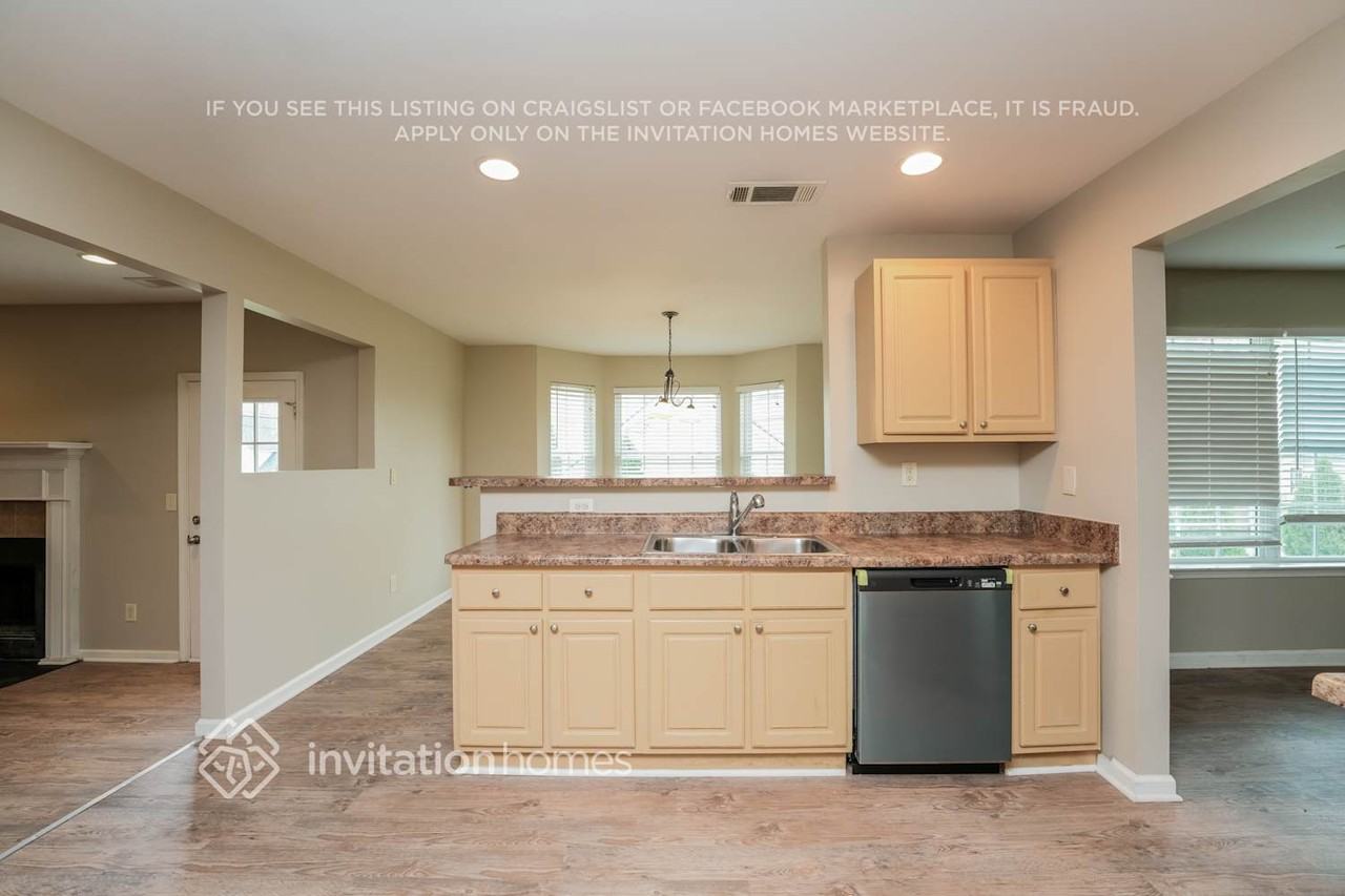 1378 Persimmon Ct - Photo 7 of 18