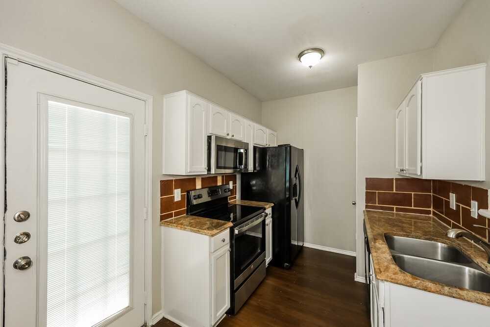 916 Buffalo Springs Dr - Photo 7 of 16