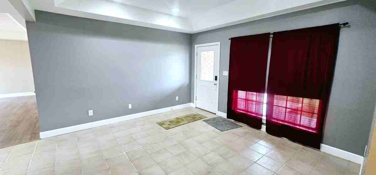 400 Northwest St - Photo 2 of 29