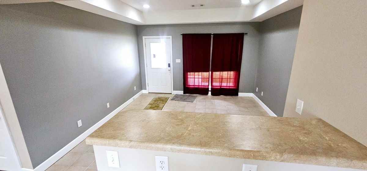 400 Northwest St - Photo 3 of 29