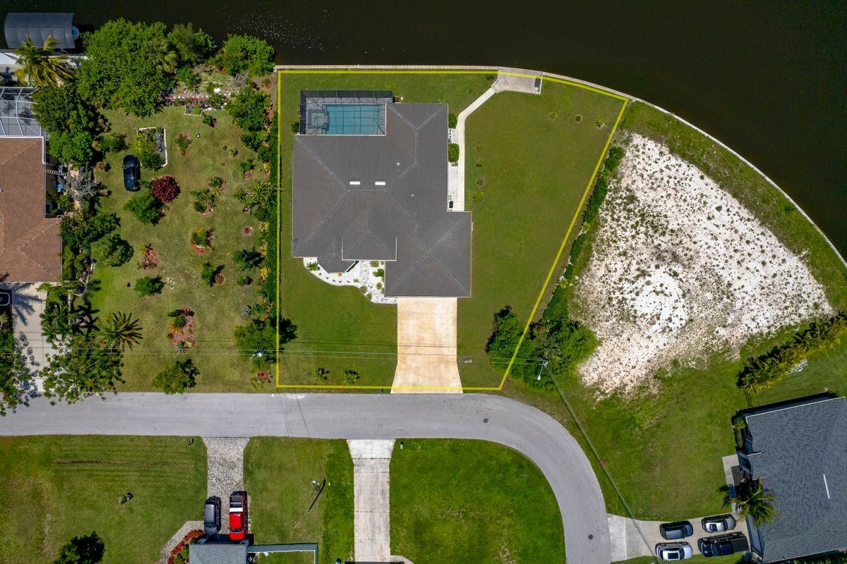 3106 Sw 22nd Ave - Photo 4 of 46
