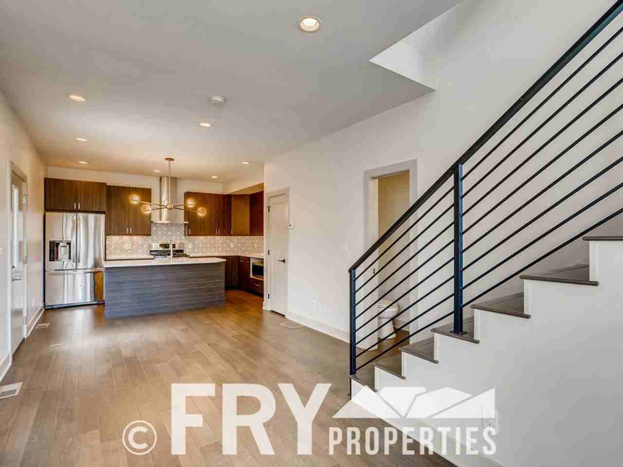 1327 Perry St - Photo 6 of 29