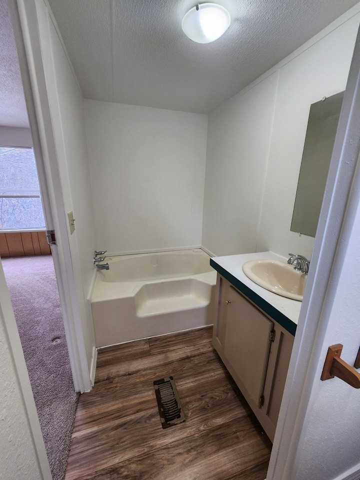 1023 Iroquois Drive - Photo 2 of 13