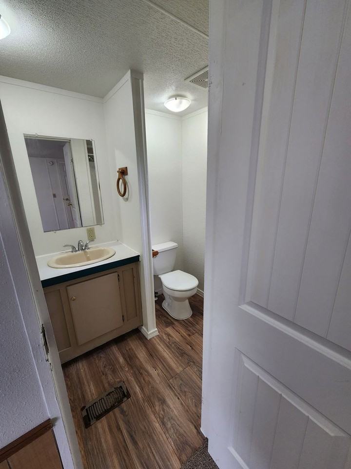 1023 Iroquois Drive - Photo 4 of 13