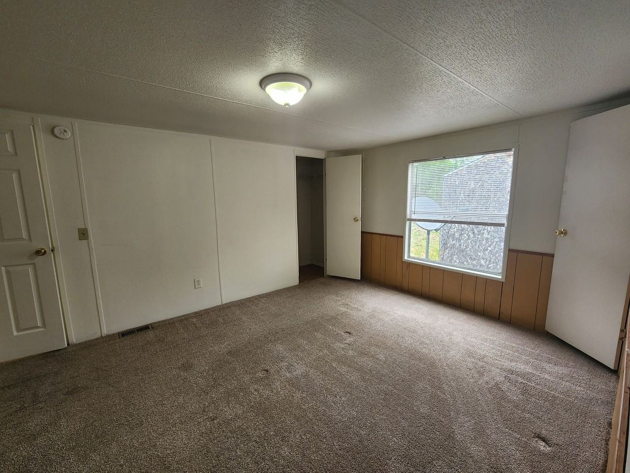 1023 Iroquois Drive - Photo 6 of 13