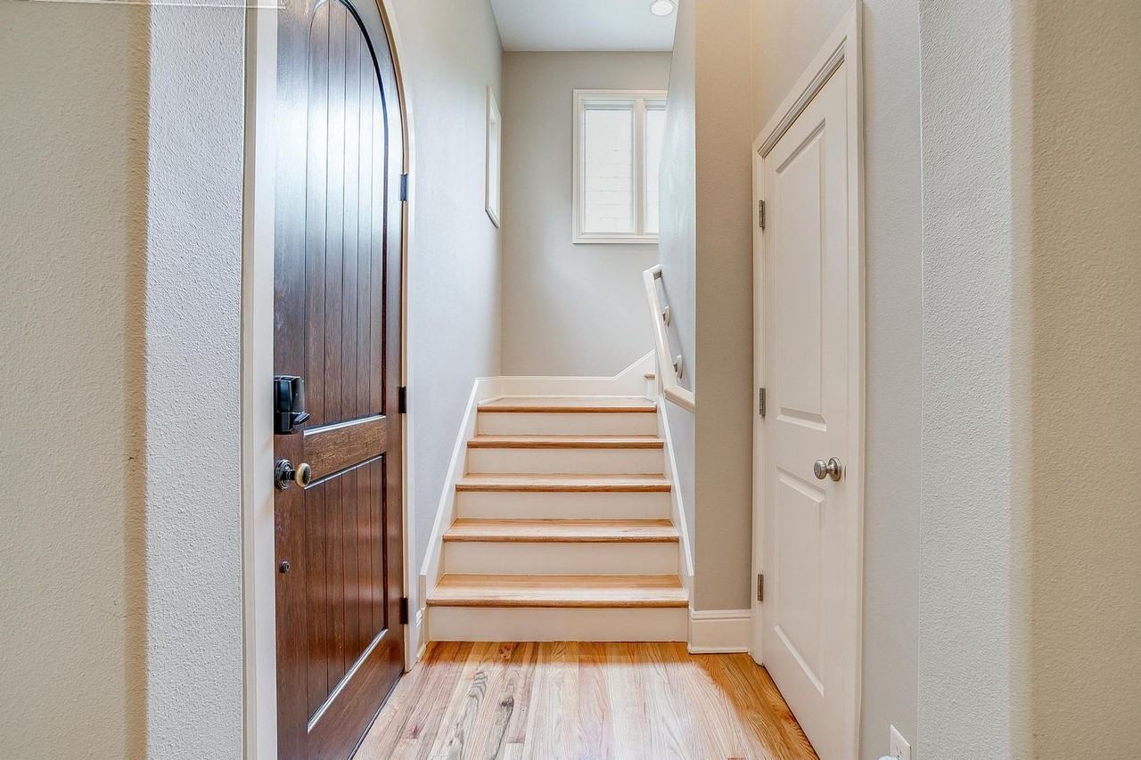 3727 W 4th St - Photo 4 of 20
