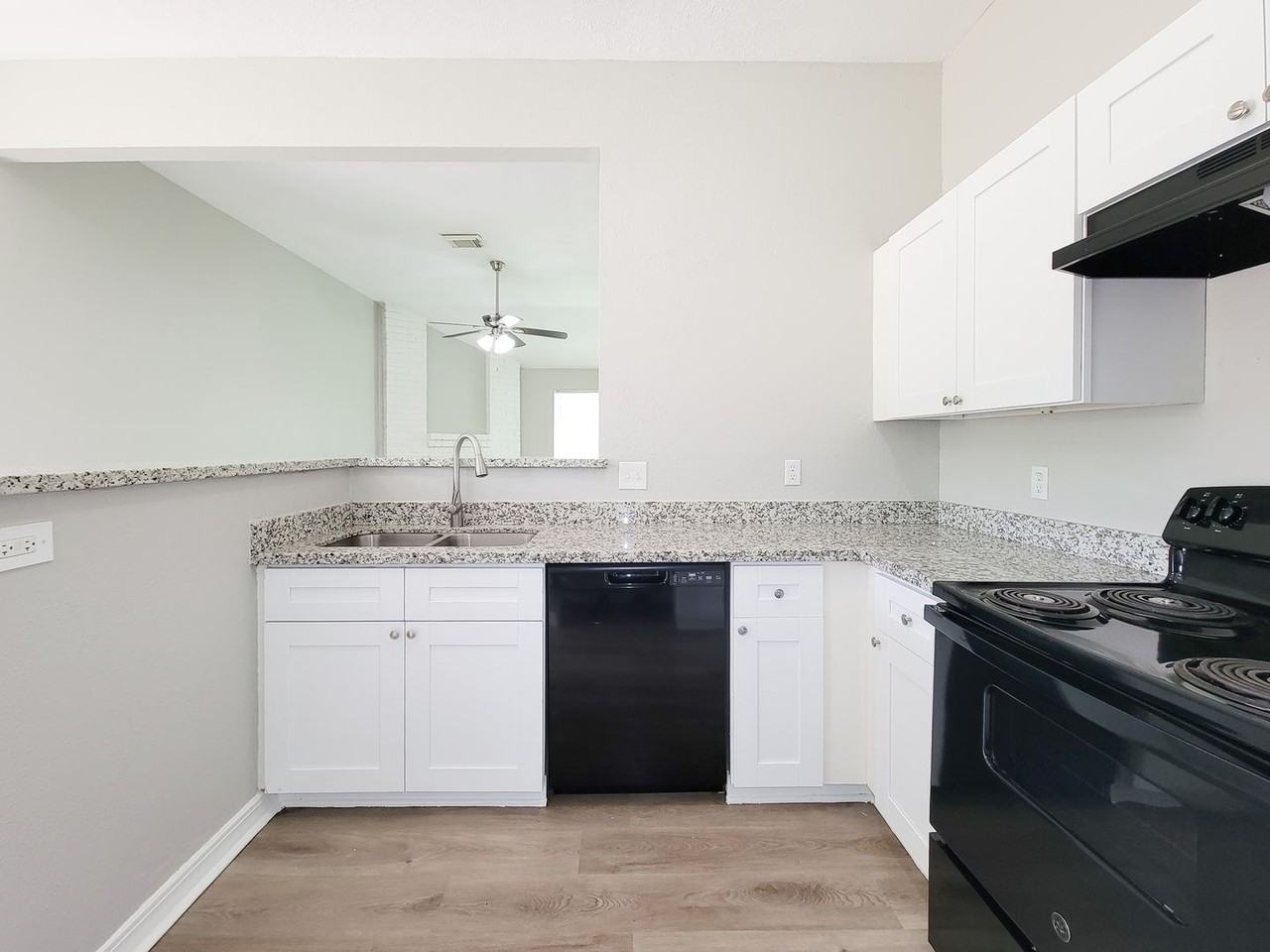 15814 Murrelet Ct - Photo 6 of 42