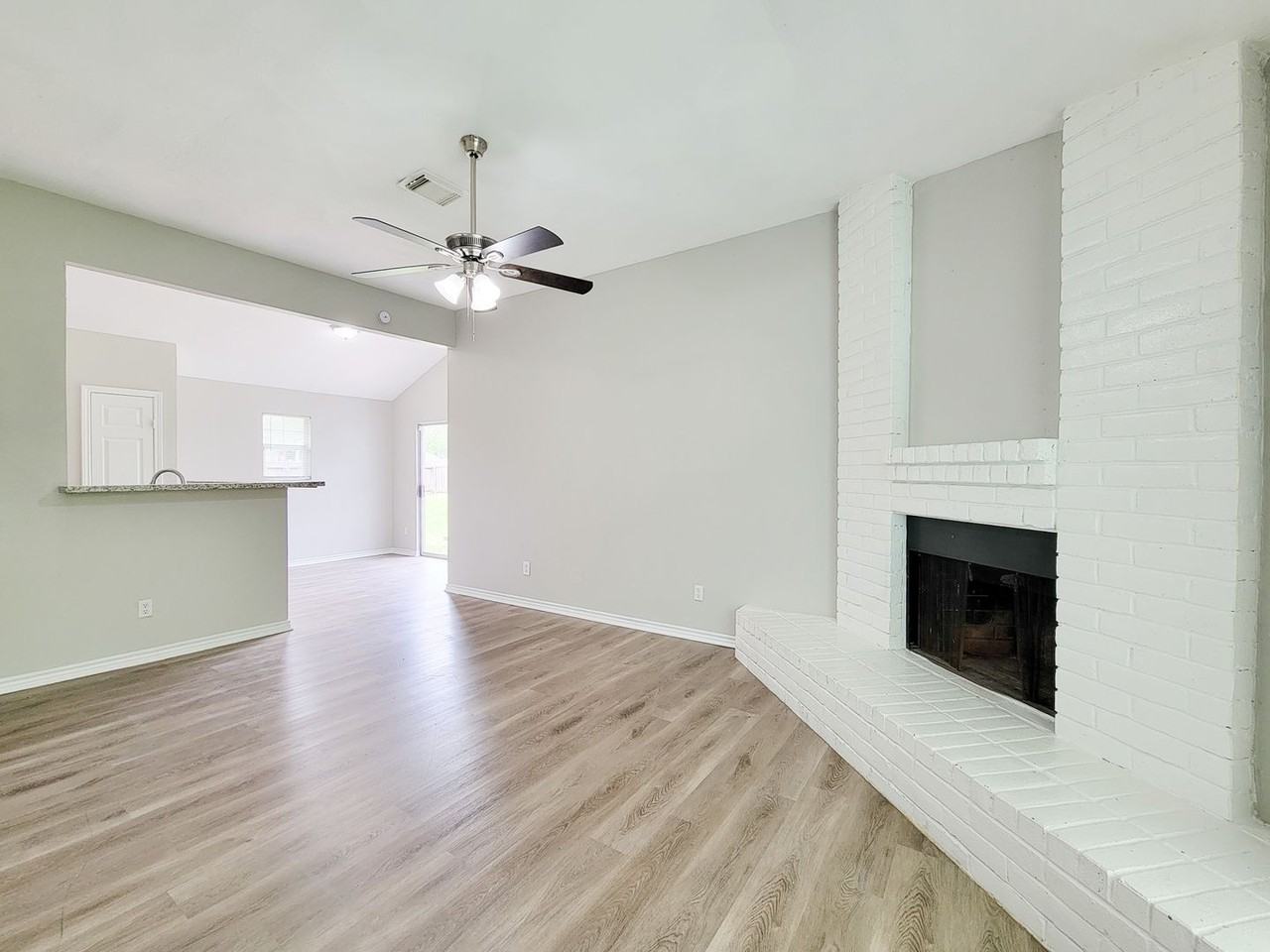 15814 Murrelet Ct - Photo 7 of 42