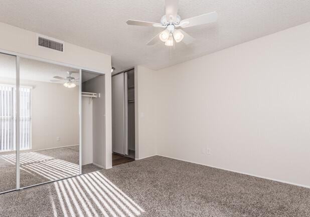 400 N Chapel Ave - Photo 7 of 30